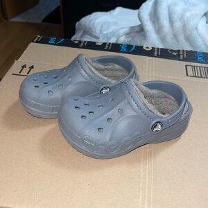 Fleece boy crocs